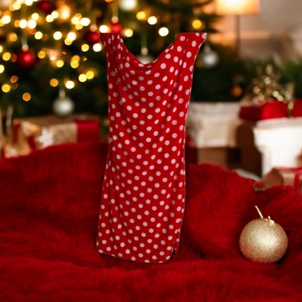 Talia red white dress M sleeveless polka dots. 🌹 body-con style low neck
